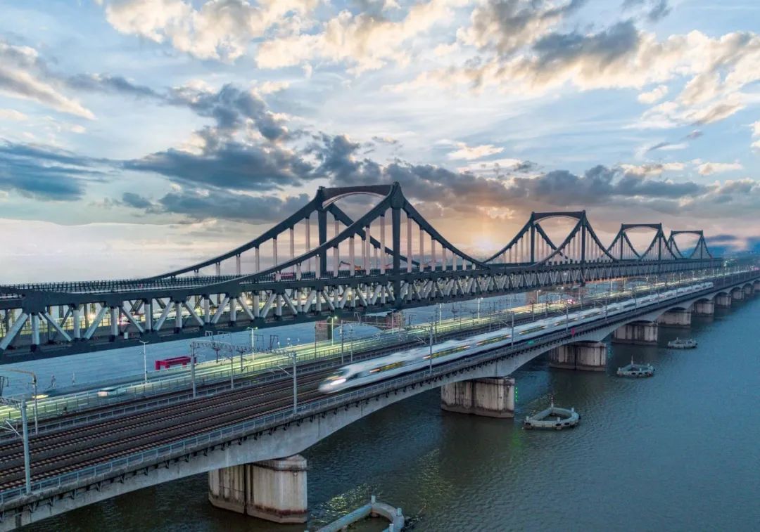 今天，杭州首条机场轨道快线开通！太阳成集团tyc122cc助力安全高效运营