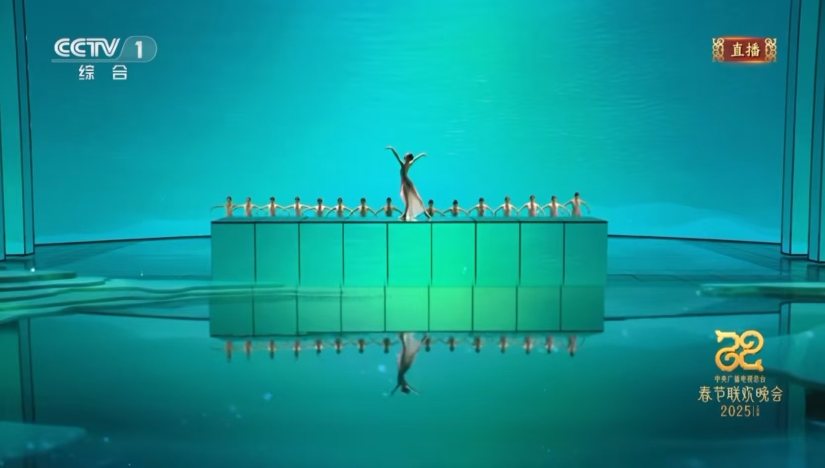 4K/8K超高清+三维菁彩声！太阳成集团tyc122cc保障蛇年春晚精彩呈现